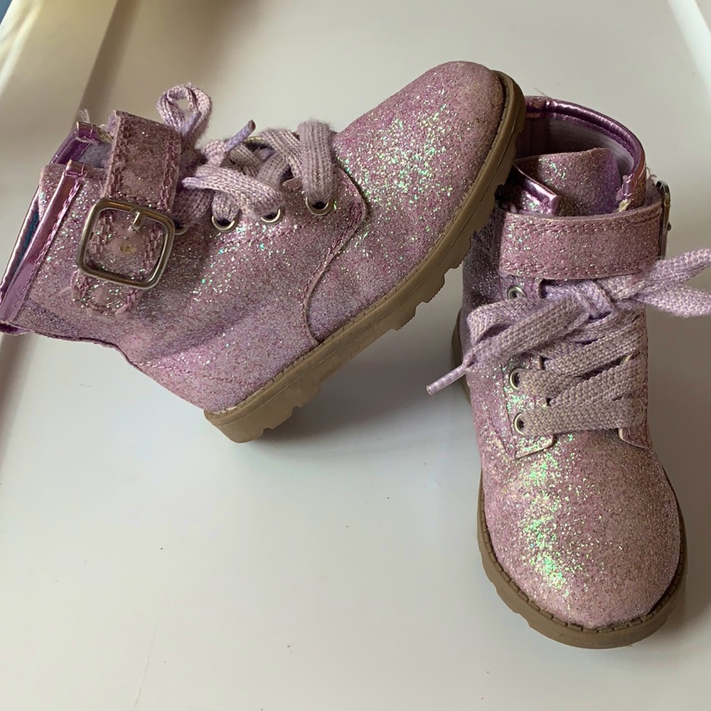 🤩 Size 8 Glitter Boots 💕 Carters